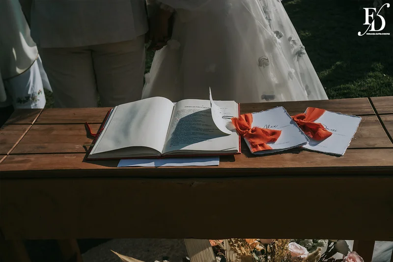 casamento divertido e animado na casa na chácara, em porto alegre; um casal jovem, despojado, que queria celebrar esse momento com um rodízio de pizza - casamento com pizza - decoração estilo boho wedding em tons terrosos cerimonial de life eventos especiais