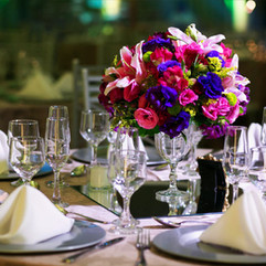 festa de formatura com duas formandas realizada no salão dos espelhos do clube do comércio em porto alegre para comemorar a graduação em direito pela pucrs com decoração clássica elegante e sofisticada por life eventos especiais cerimonialista para festa de formatura em porto alegre