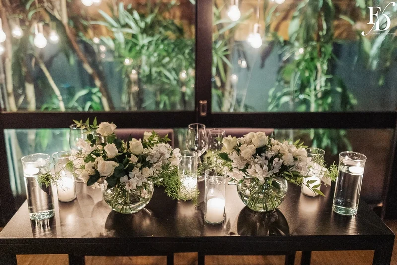 casamento em porto alegre realizado no le bistrot para 30 convidados no formato mini-wedding com decoração clássica elegante em verde branco e prata por life eventos especiais cerimonialista de casamento em porto alegre