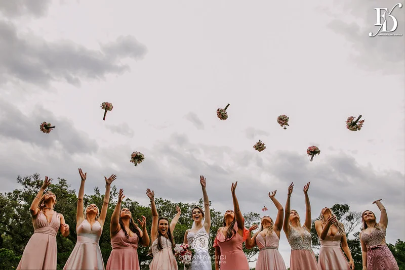 casamento diurno realizado em porto alegre rs no alto da capela por life eventos especiais cerimonialista wedding planner especializada em casamentos de alto padrão em porto alegre decoração boho chic botânica em tons de nude rosa e verde por life eventos especiais