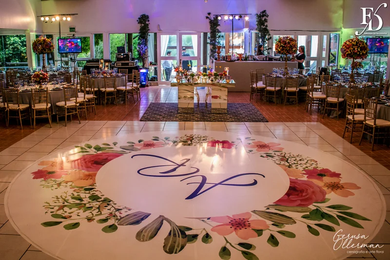 casamento diurno estilo destination wedding realizado em ivoti no interior do rs com cerimônia ao ar livre e recepção no salão principal do espaço da torre com decoração boho chic colorida botânica em tons de azul por life eventos especiais assessoria e cerimonial de casamentos em porto alegre