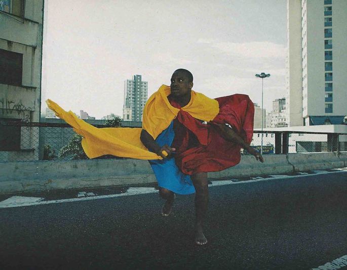 Parangolé, de Hélio Oiticica - via culturagenial.com