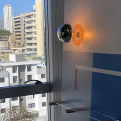 Painel modular #pegboard com luminária