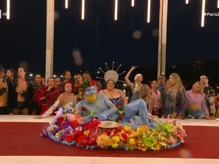 Ολυμπιακοί Αγώνες 2024: Σάλος με την αναπαράσταση του Μυστικού Δείπνου από drag queens στην τελετή έναρξης