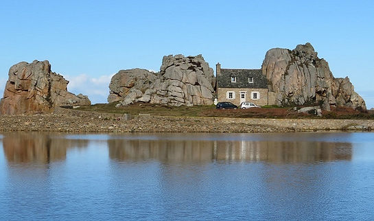 Le-Gouffre-de-Plougrescant-5.jpg