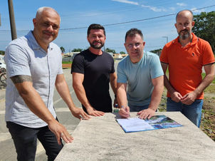 Prefeito Douglas da Costa assina ordem de serviço para revitalização da Avenida dos Açores