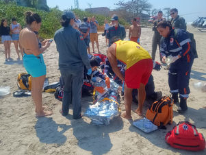 Bombeiros Resgatam Vítima de Afogamento em Itapoá 