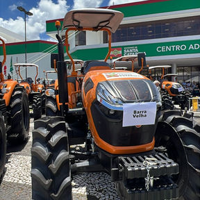 Barra Velha recebe trator para apoiar colônias de pesca e aquicultura