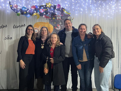 Na noite de 11 de agosto, a E.R.M. Prefeito Bernardo Aguiar promoveu sua primeira Noite Cultural, um evento marcado pela celebração da arte, da literatura e da integração entre escola e famílias 