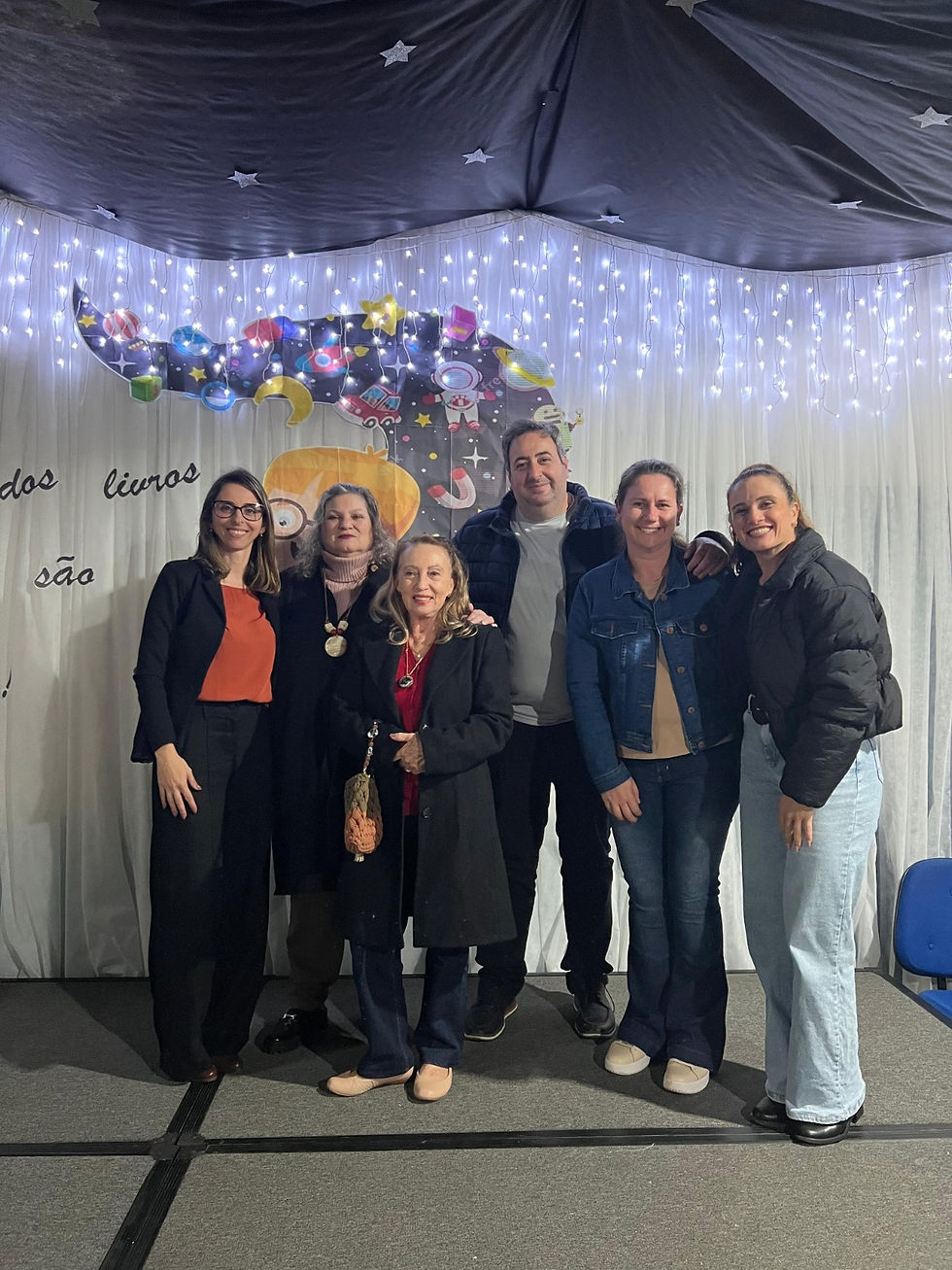 Na noite de 11 de agosto, a E.R.M. Prefeito Bernardo Aguiar promoveu sua primeira Noite Cultural, um evento marcado pela celebração da arte, da literatura e da integração entre escola e famílias 