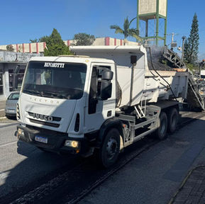 Secretaria de Obras inicia recuperação asfáltica da Avenida Nereu Ramos