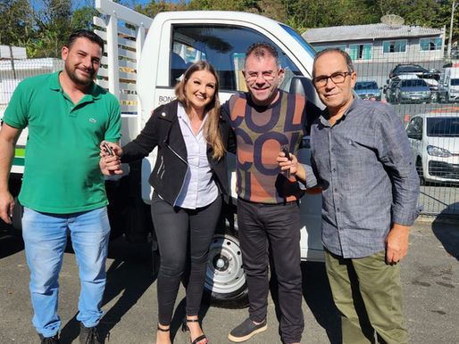 Prefeitura de Barra Velha adquire caminhonetes Kia Bongo traçadas