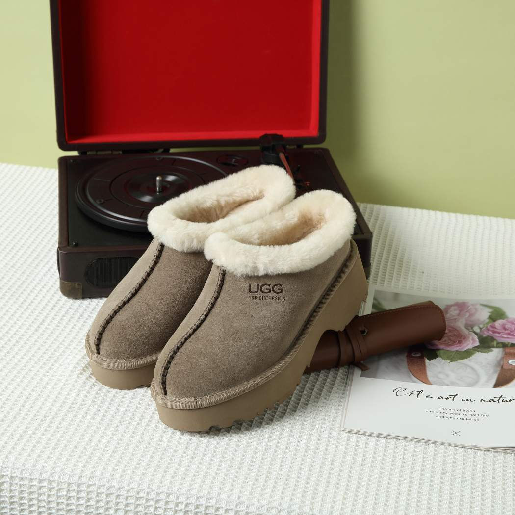 DK UGG Cozy Clogs 146