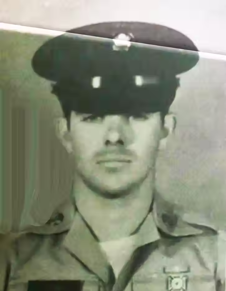earl-e-cox.avif