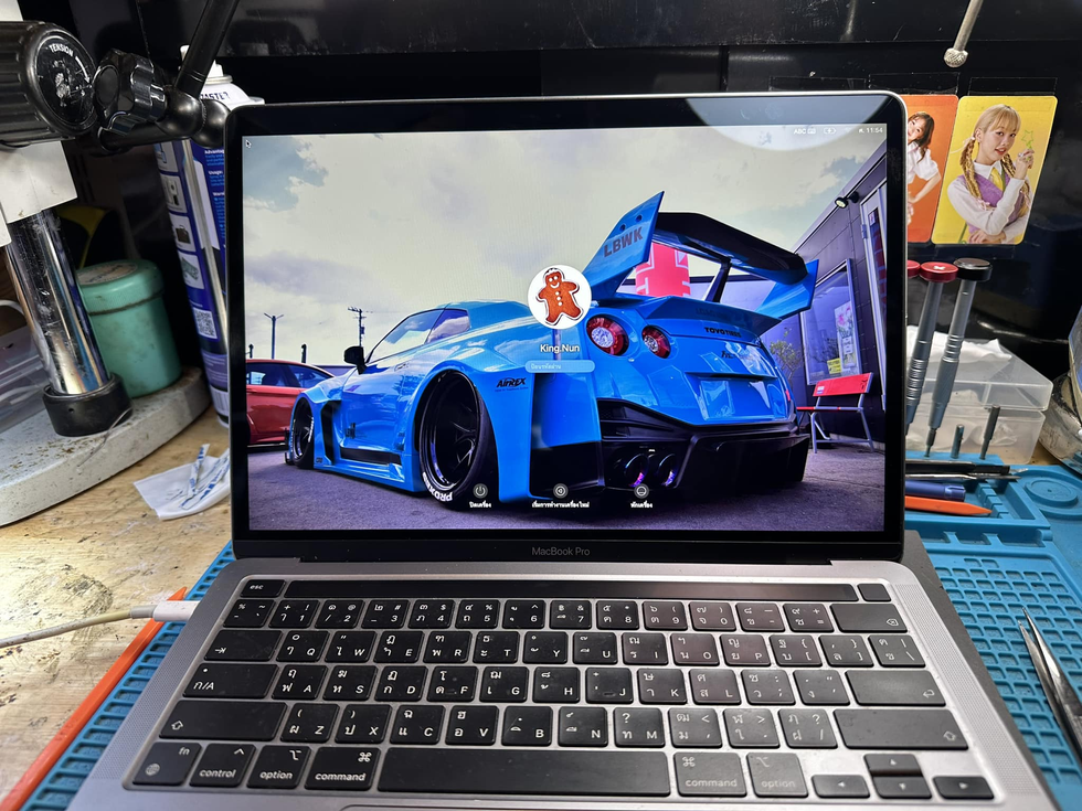 รับซ่อม Macbook รามอินทรา ลูกค้านำเครื่อง Macbook Pro A2338 มาเปลี่ยนจอใน แก้ไขอาการจอแตก 