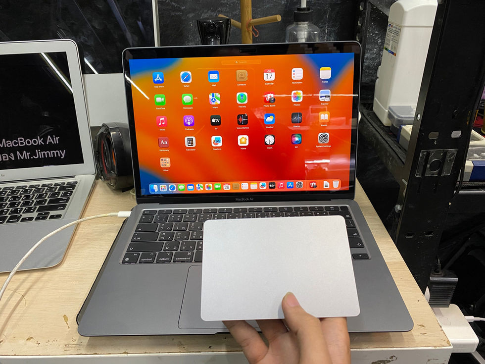 รับซ่อม Macbook สมุทรสงคราม ลูกค้านำเครื่อง Macbook Air A2337 มาเปลี่ยนทัชแพต