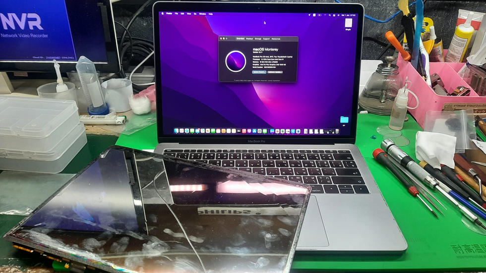 รับซ่อม Macbook  นานา ลูกค้านำเครื่อง Macbook Pro A1708 มาเปลี่ยนจอใน แก้ไขอาการจอแตก