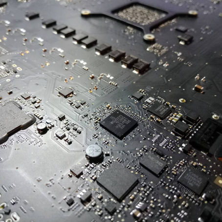 รับซ่อม iMac ร้อยเอ็ด ลูกค้านำเครื่อง iMac 27" มาซ่อมเมนบอร์ด