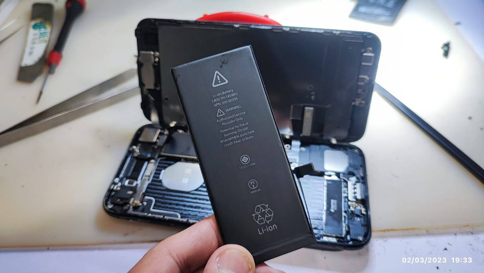 รับซ่อม iPhone 7 กาฬสินธุ์ ลูกค้านำเครื่อง iPhone 7 มาเปลี่ยนแบต