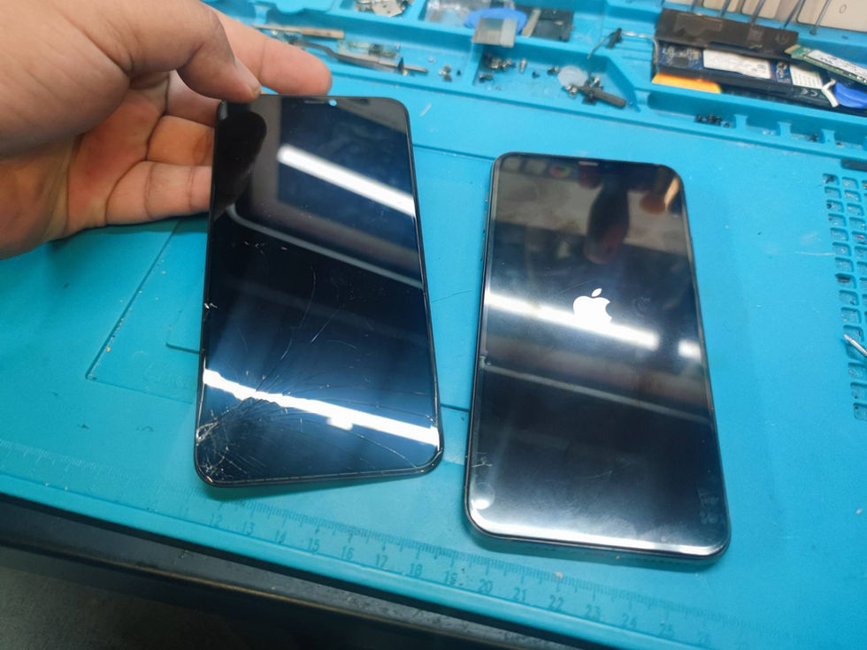 รับซ่อม iPhone สระแก้ว ลูกค้านำเครื่อง iPhone 11 Pro Max มาเปลี่ยนหน้าจอ