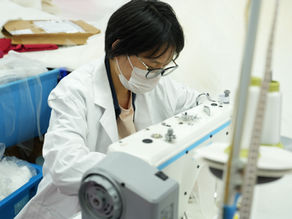 Plan around the Chinese New Year shutdown for bridal factories with a real-world timeline: ramp-down, closure, and ramp-up. See Huasha’s holiday window and why full production typically normalizes after the Lantern Festival.