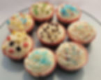 čokoládové cupcakes s vanilkovým krémem na oslavu
