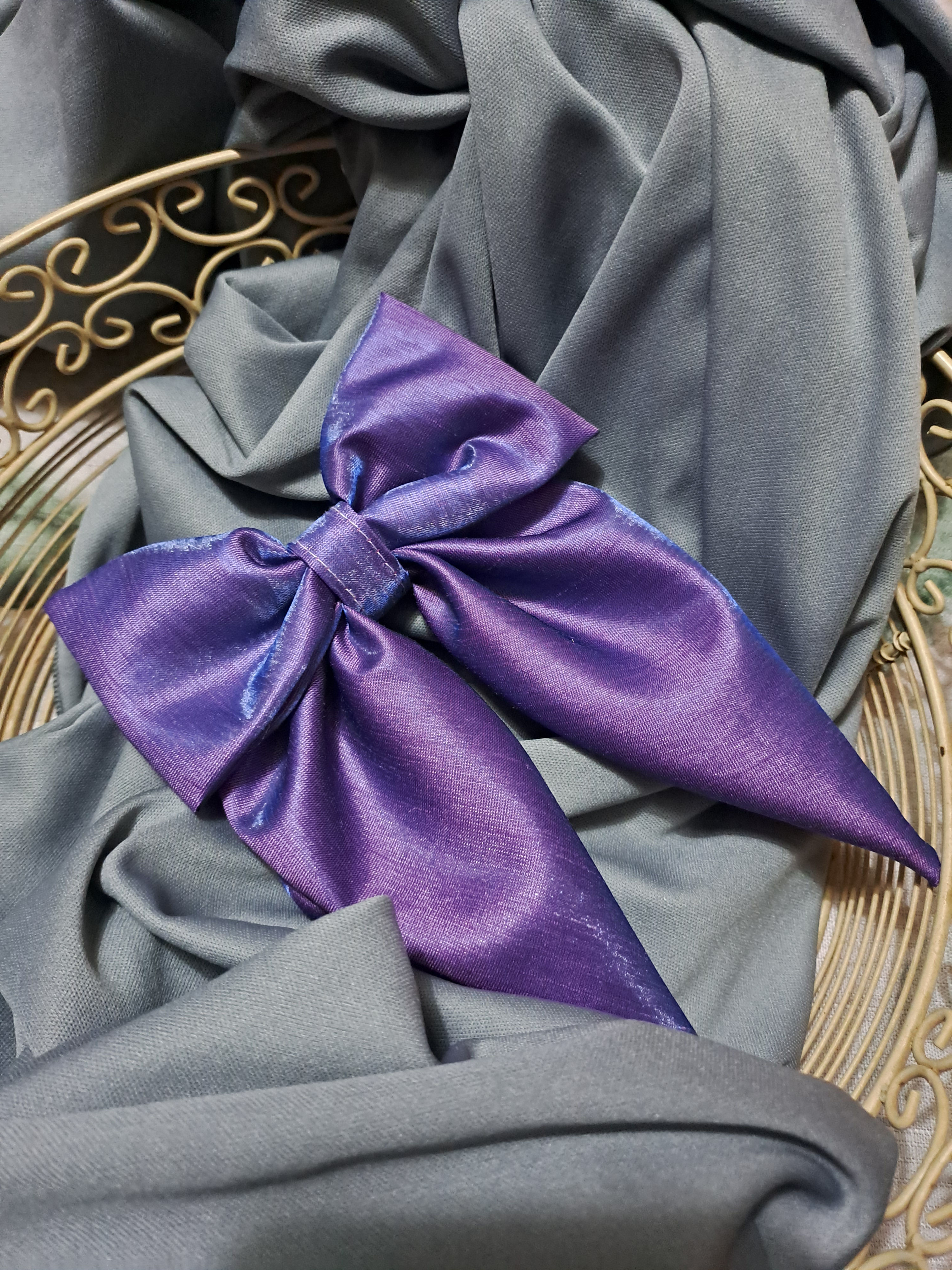 Medium Bow with Tail - Purple with Blue Tinge