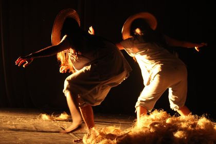 Photography by Charlie Feroz on the work "Apuntes Terrestres" by Rodrigo De La Cruz and Sandra Govil - Colectivo Beznei