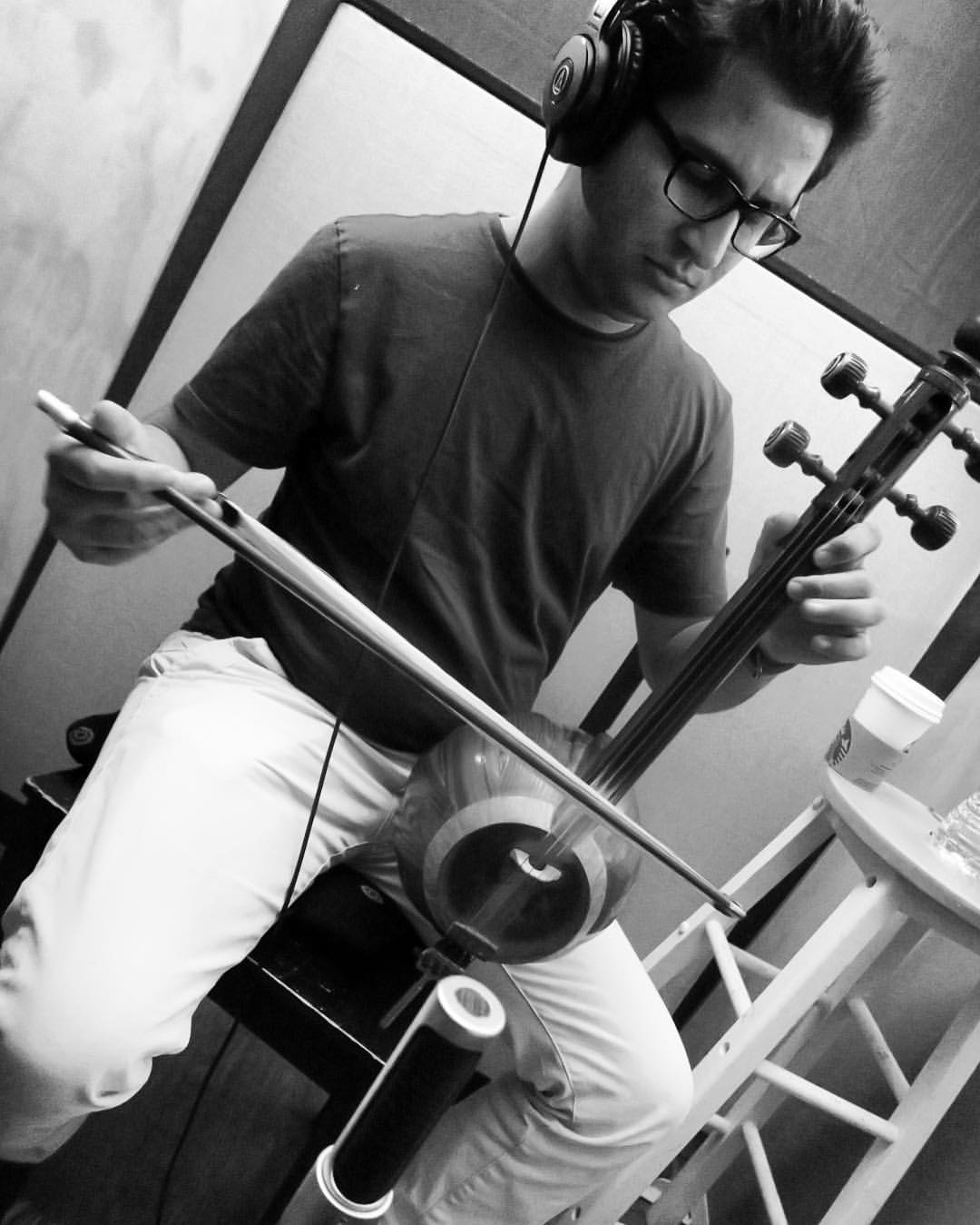 Recording Kamancheh – Reza Moghaddas Studio
