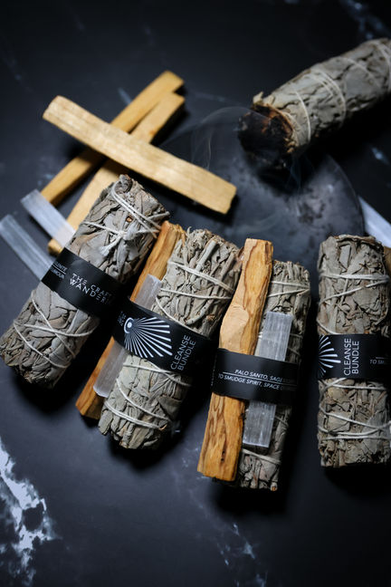 Palo Santo, Sage & Selenite to smudge spirit, space or surroundings
ORGANIC SOAP, ORGANIC BEAUTY PRODUCTS, CANDLES, ORGANIC SUNSCREEN, NATURAL PERFUMES, HOME PRODUCTS, MADE IN HAWAII,
