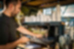 Barista von Plant Coffee an der mobilen Kaffeebar auf einem Event in Frankfurt