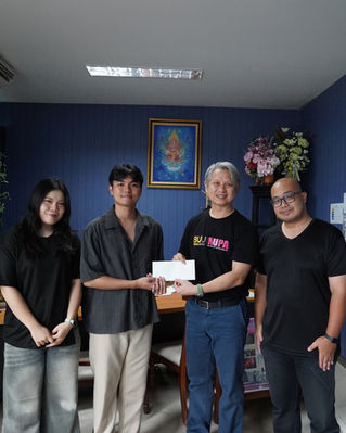 คณะดนตรีและการแสดง มหาวิทยาลัยบูรพา รับมอบเงินทุนการศึกษาจากนิสิตชั้นปีที่ 4 จำนวน 5,000 บาท