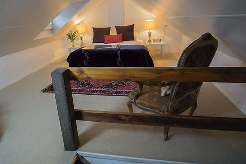 Courtbarn_bedroom.jpeg
