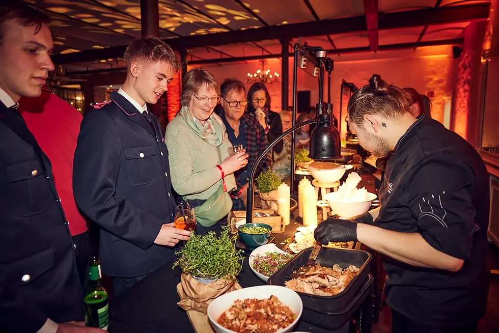 Glantz & Gloria Opening Event 16.webp