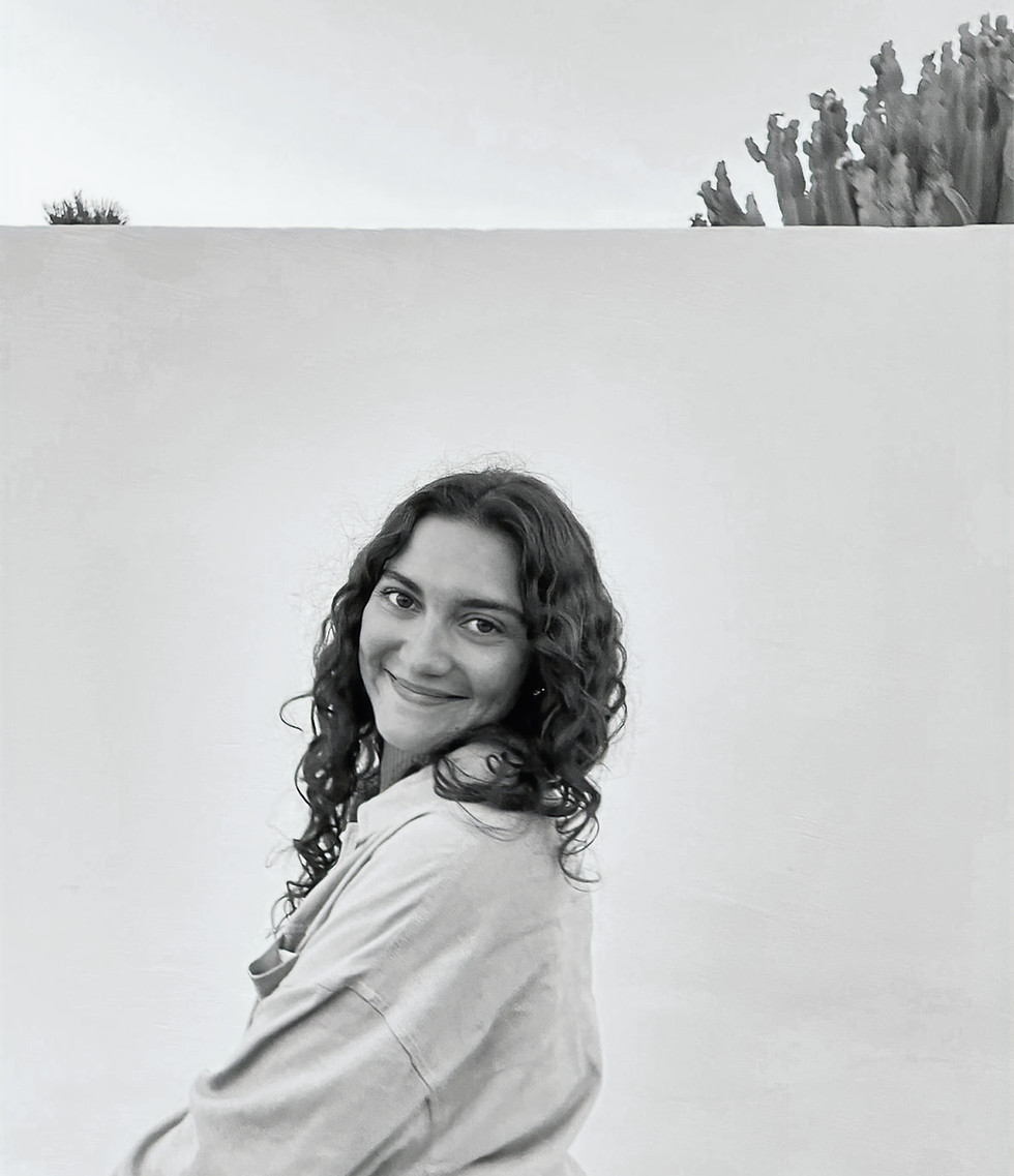 Arianna Ditel ,Graphic & Web designer