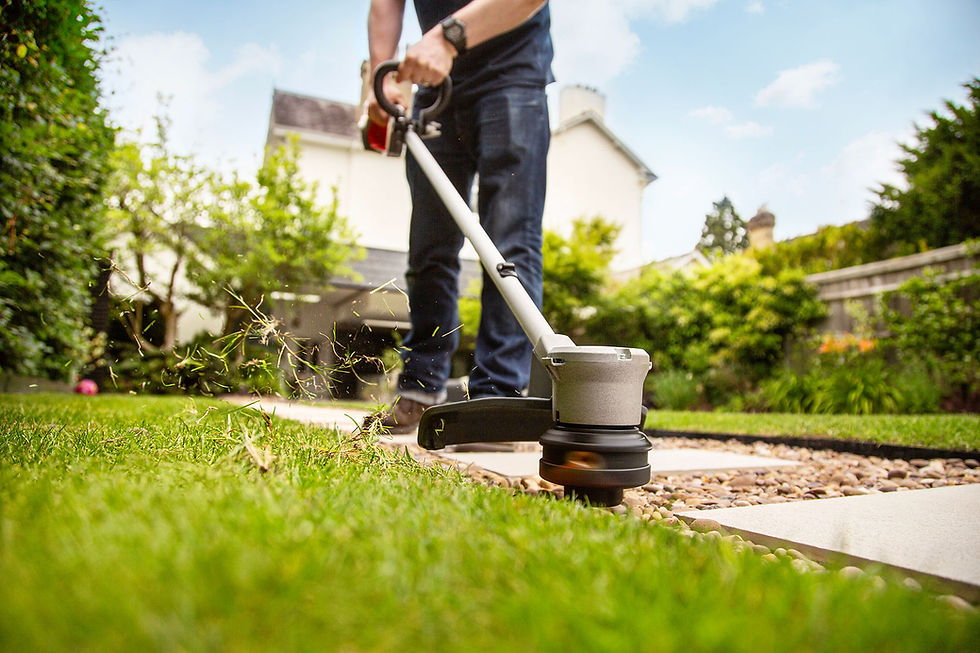 Honda_Cordless_Lifestyle_2023_Lawntrimmer__11.jpg