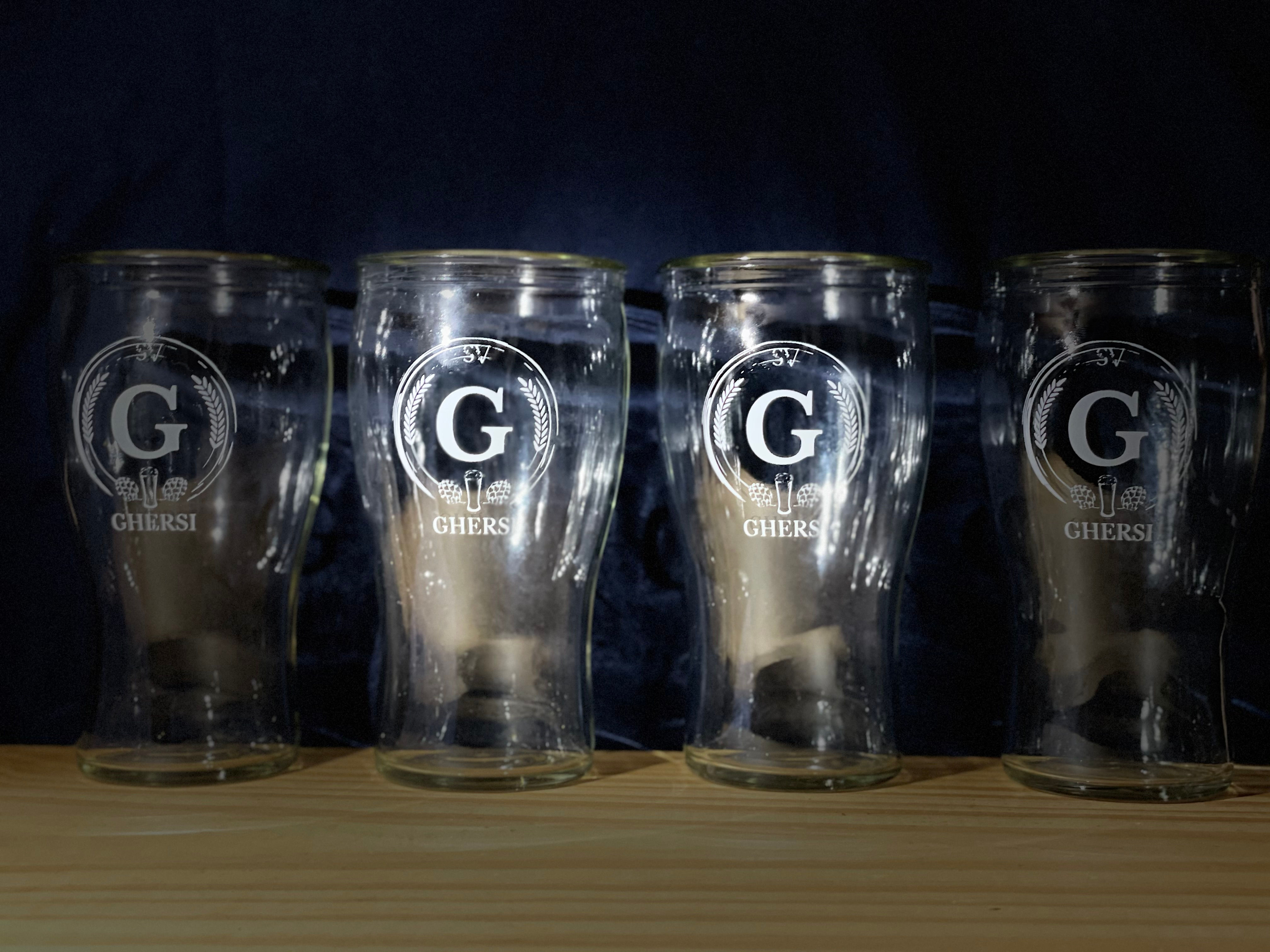Promo 4 cervezas + 2 vasos