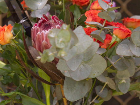 What to expect from your wedding florist