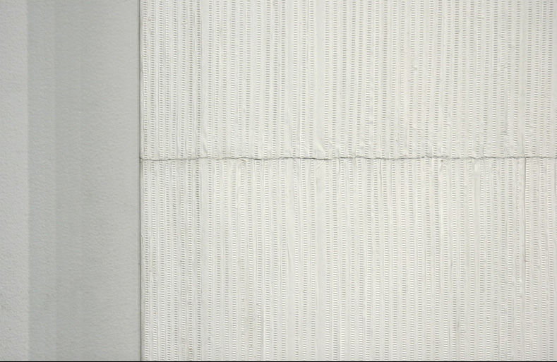White: 17a