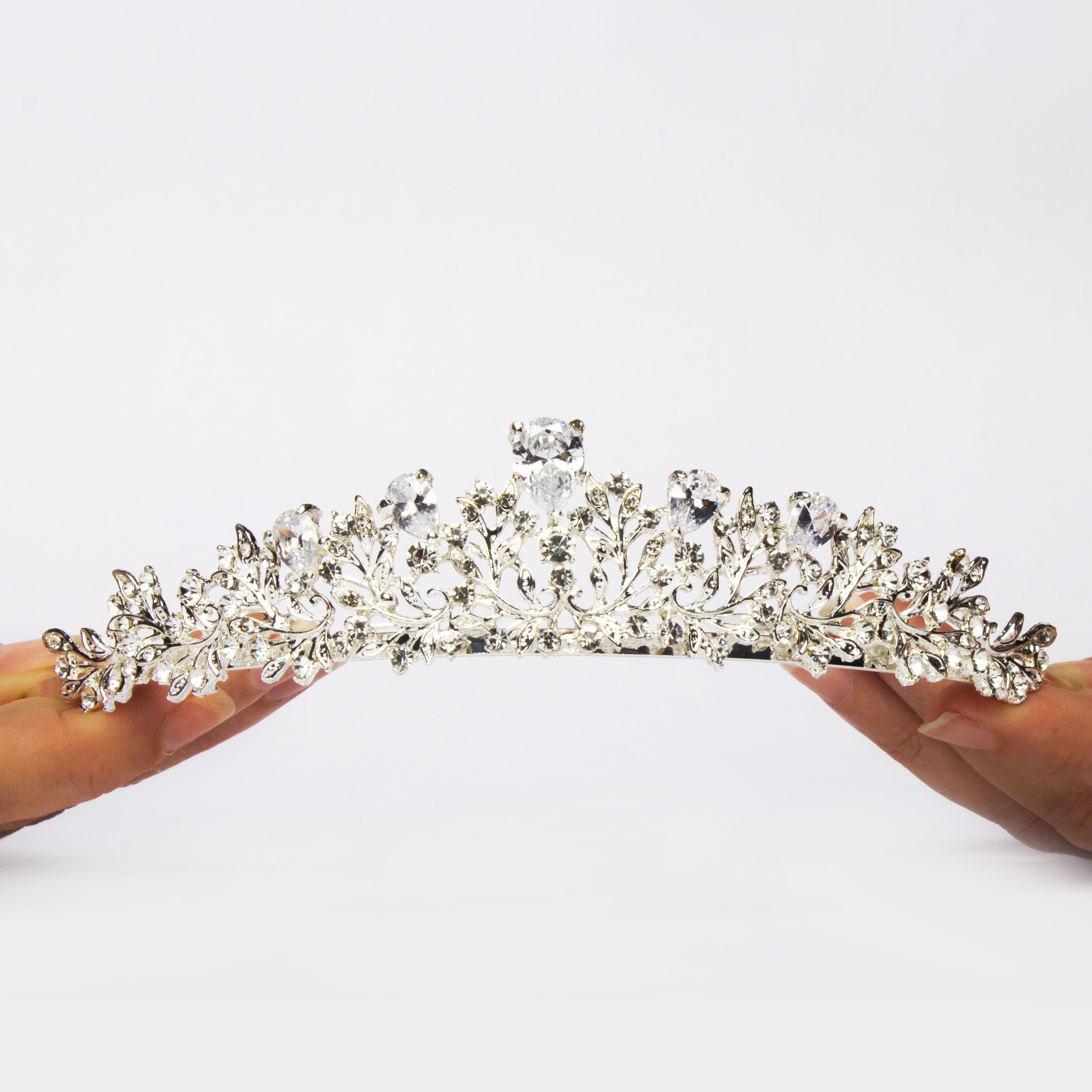 Tiara plateada gotas TXV033