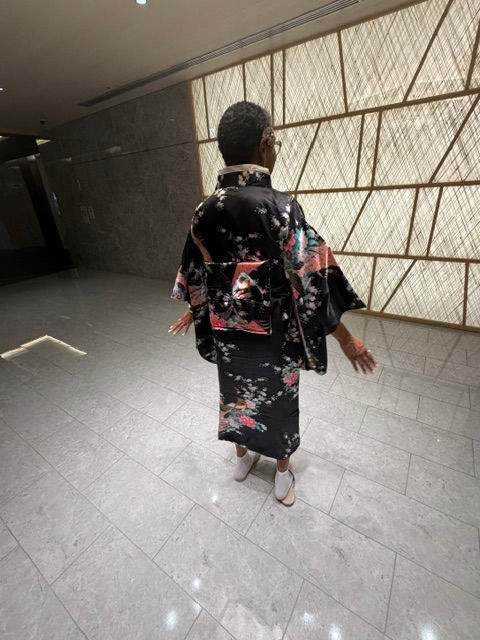 Patrise in kimono, rear view