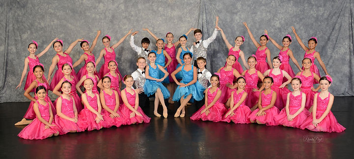 Madrigals Group Picture 2019-2020.jpg