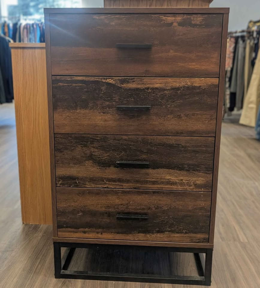 4-Drawer Rustic Wood Dresser Great Condition