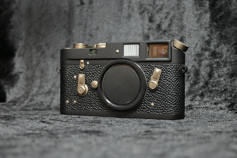 Thumbnail: Leica　M2/M4　カスタムオーダーフルレストアブラックXチタンマットフィニッシュ