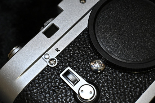 Leica M4 カスタムオーダーフルレストアクロームシルバーXブラック