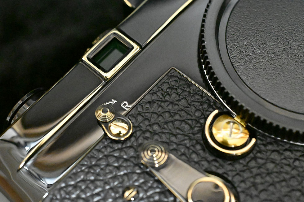 Miniaturbild: Leica M3 Third type Restored products / Ultra-gloss piano black weathered finish