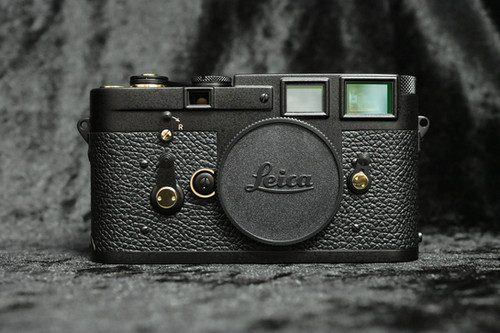 本革 Leica 初期 M3 皮を飾ります（背中のサイズ 3.4X7.8cm) 本