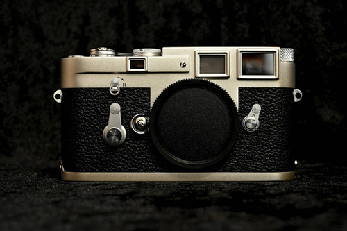 中古 Leica M3用ボトムプレート シルバークローム 裏蓋 M3 シルバークローム ボディ シングルストローク M1423-2E3