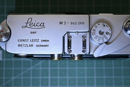 Leica M1/M2/M3用 フラッシュシンクロソケット防塵キャップ真鍮製2個