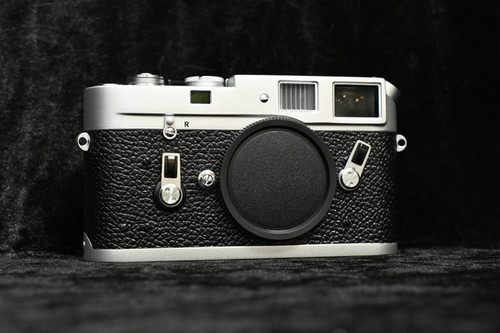 Leica M4 カスタムオーダーフルレストアクロームシルバーXブラック